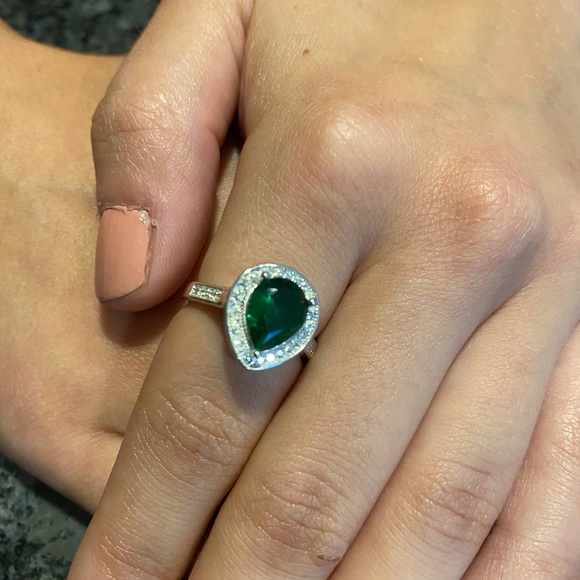 Sale $30! Sterling Pear Shape Halo Emerald Cz Ring. - Picture 13 of 16